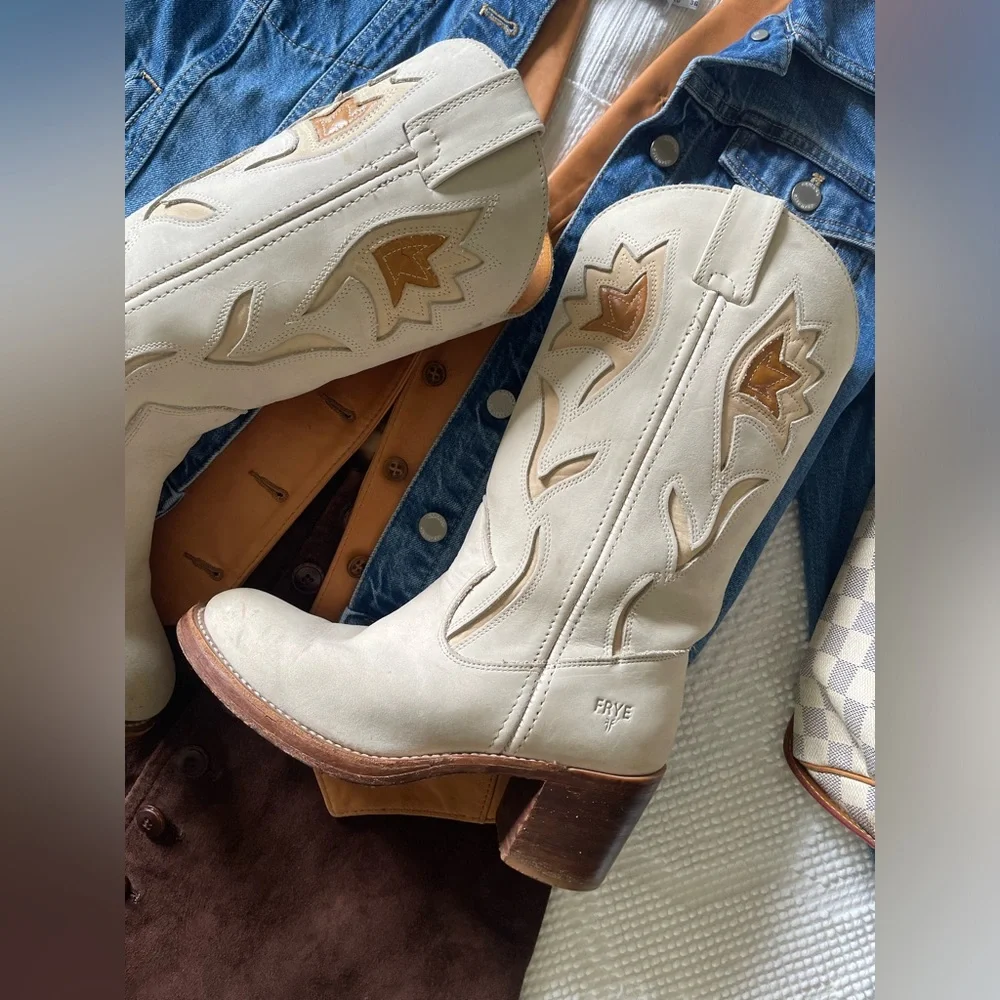 Frye | Shoes | Frye Sabrina White Flower Campus Boots | Poshmark